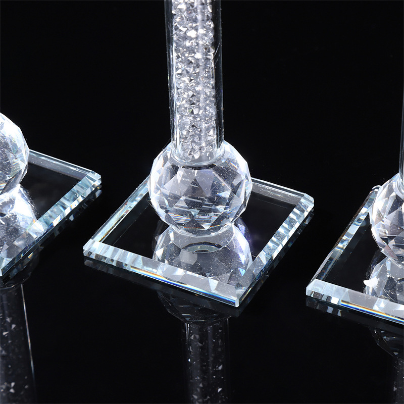 Home Wedding Creative Decoration Modern Simple Glass Crystal Candlestick With Diamond Ring Handicraft Decoration Xiangyu Crystal Application Scenario