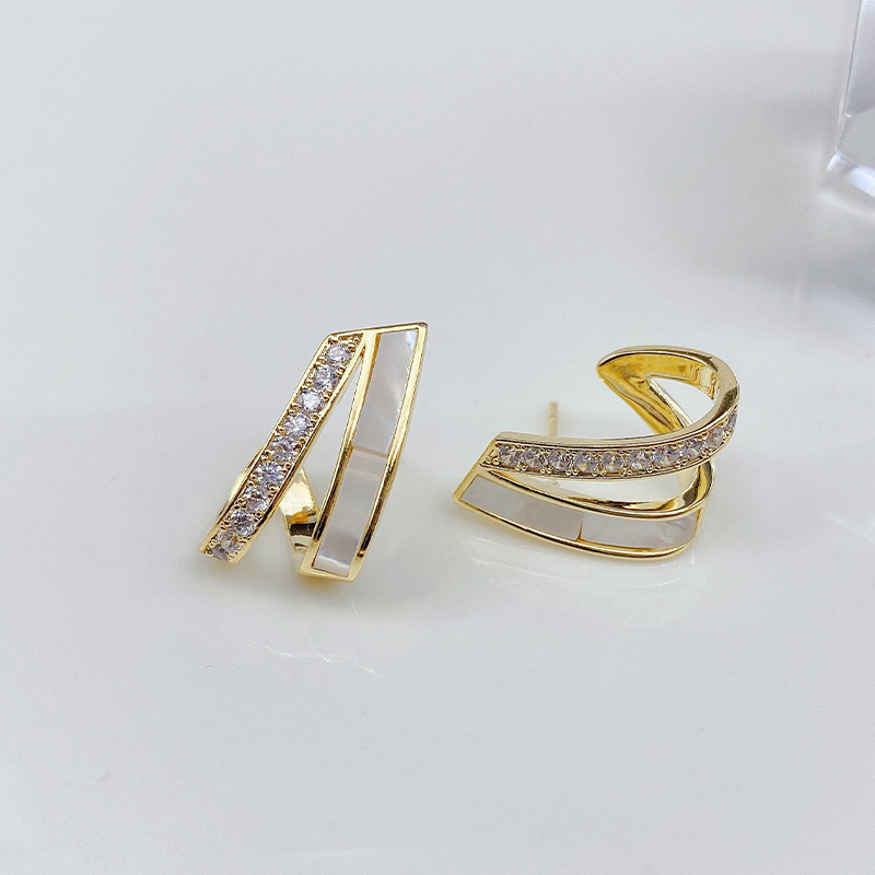Obi new shell zircon high-grade sense earrings wholesale fashion women's earrings S925 silver needle temperament niche design details Picture