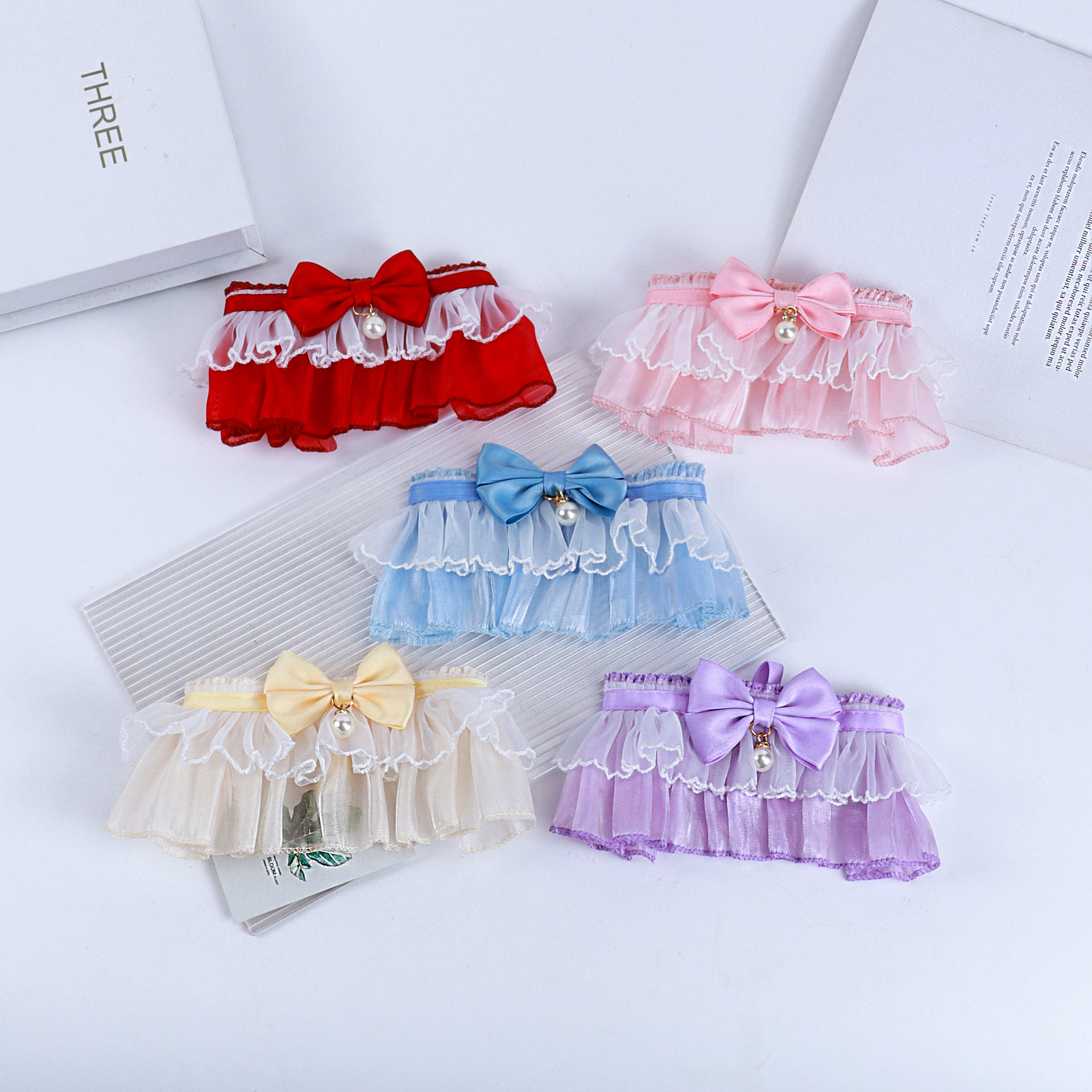Cute cat saliva wipes, necklaces, princess bow, lace, pet saliva wipes, dog scarves, accessories, necklaces details Picture