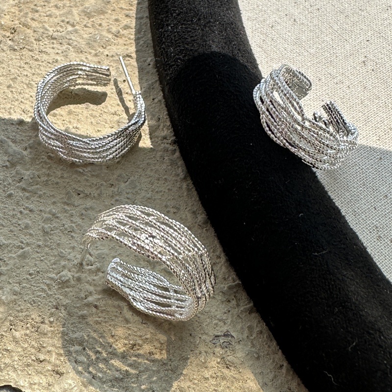 925 sterling silver Korean-style niche design hand-woven glitter earrings, Korean-style retro earrings Item Picture