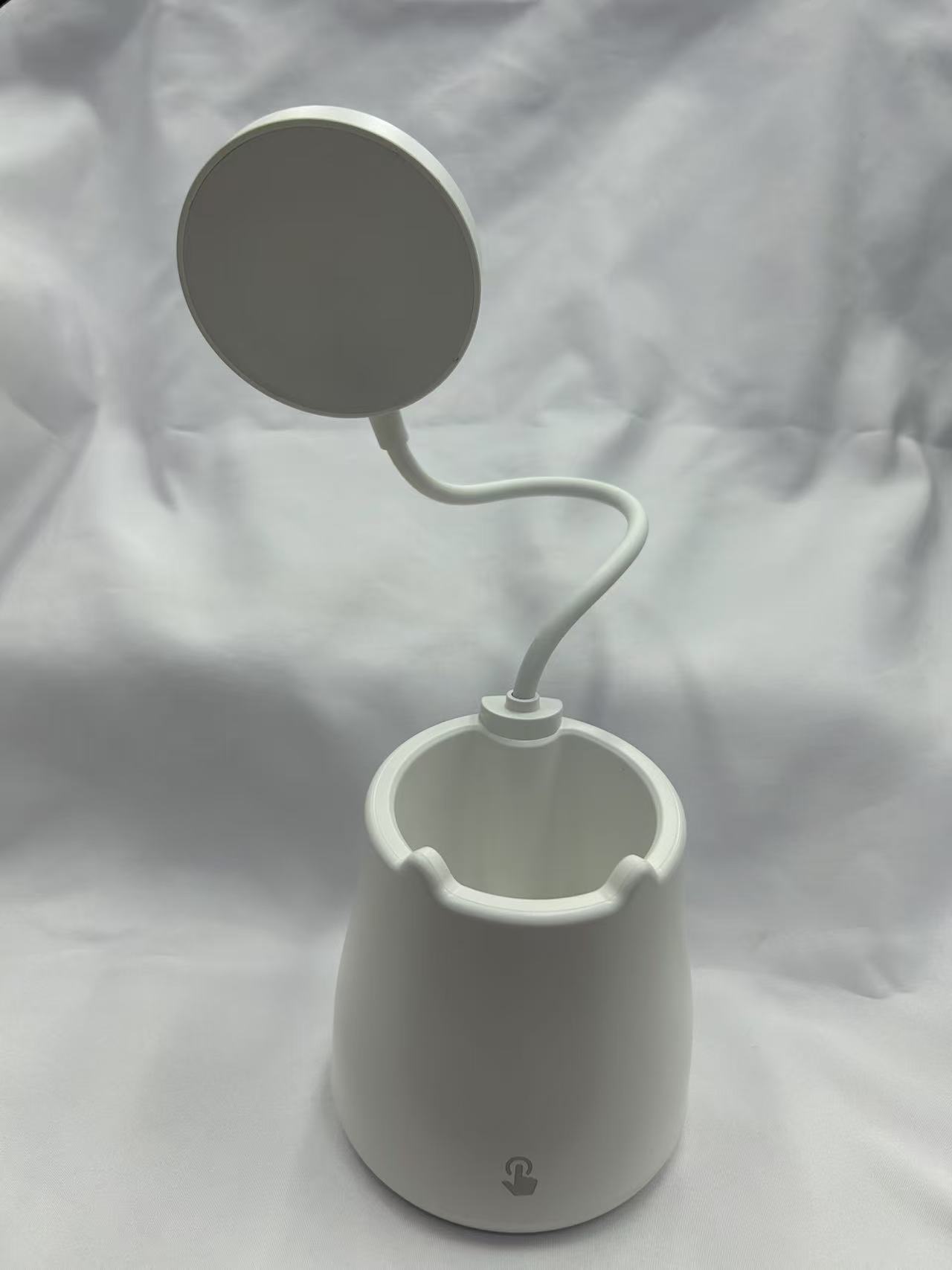 Charging eye-protecting desk lamp, pen holder lamp, mobile phone stand, student reading lamp, charging desk, dormitory bed book lamp pic 6