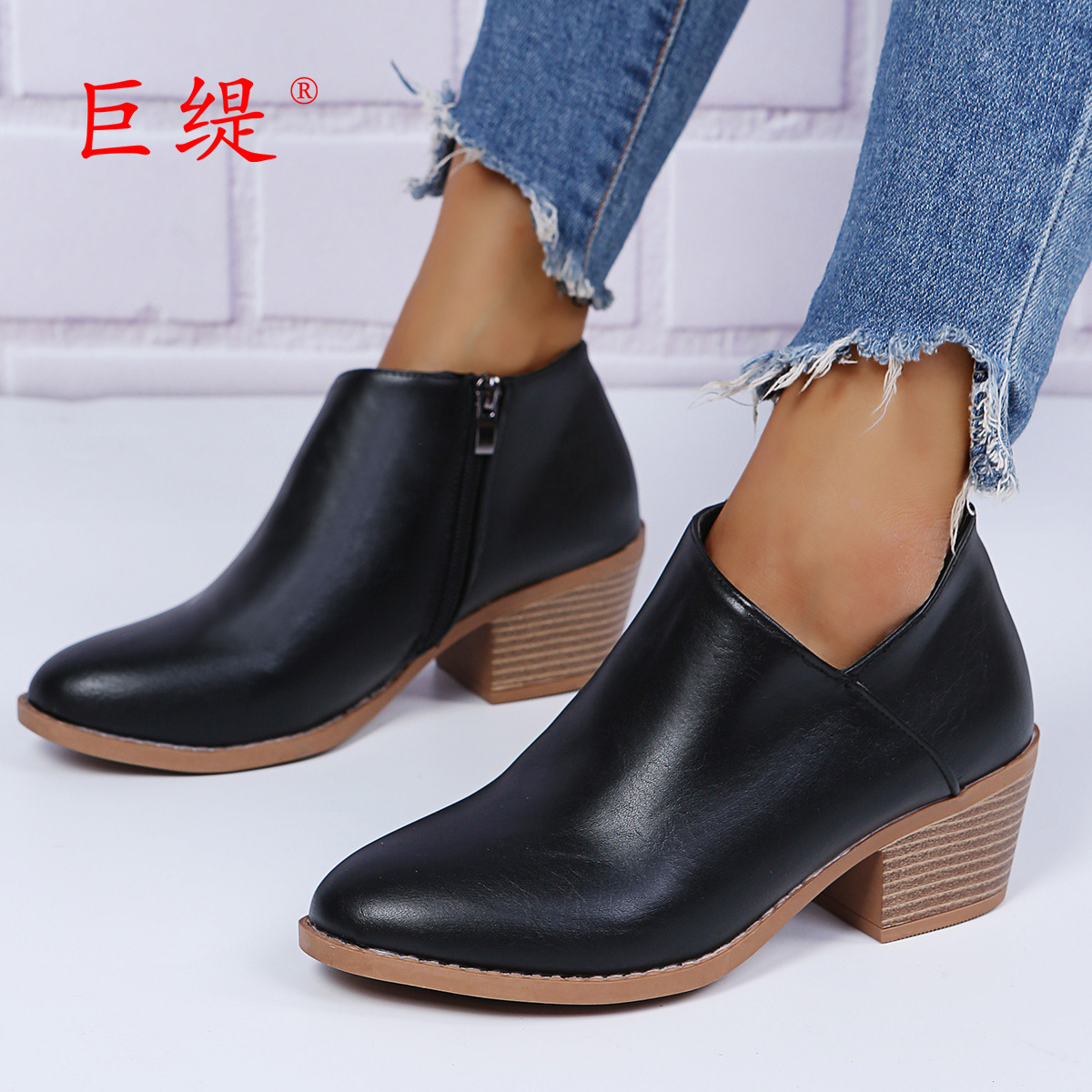 Juti offers one-piece delivery for the Spring and autumn 2022 season of large-sized, thick-heeled, zipped women's single shoes for export from Europe and America Juti offers one-piece delivery for the Spring and autumn 2022 season of large-sized, thick-heeled, zipped women's single shoes for export from Europe and America