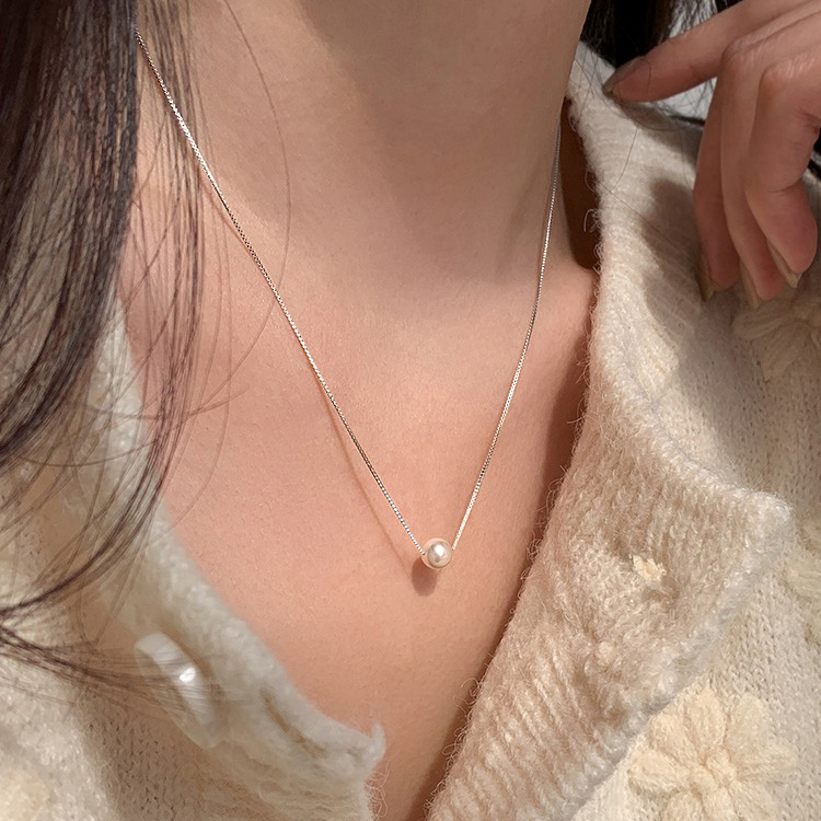 s925 sterling silver pearl necklace, a simple and elegant single beaded pendant, versatile and niche collarbone necklace Application Scenario