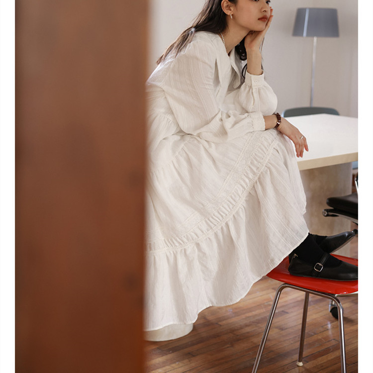 This is a white, fairy-like dress with a texture and a college style from Xuzhou Heavy Industry. It features a Japanese-style large lapel, high waist, loose and knee-length long dress that looks old Specification image