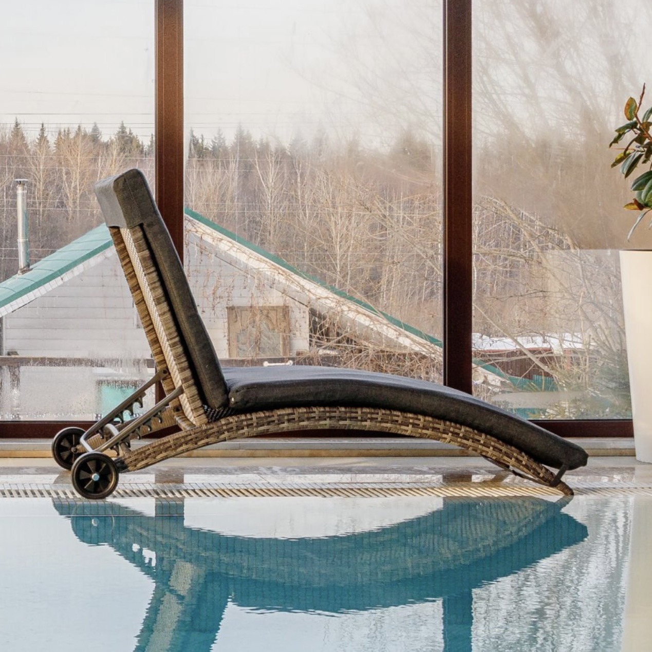 户外休闲露天泳池沙滩椅别墅庭院阳台午休躺床躺椅酒店折叠沙发床