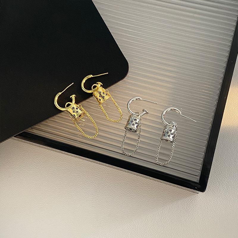 新款时尚耳环高级设计水桶包花朵画油小香风气质超闪百搭个性潮酷新款时尚耳环银针爱心前后扇形精致设计感百搭简约超闪