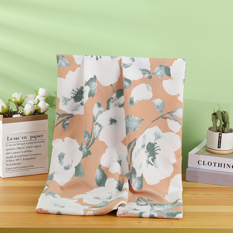 Four-sided spring-printed fabric, blurry printed dress fabric, plain polyester fabric in stock, non-transparent chiffon fabric Application Scenario