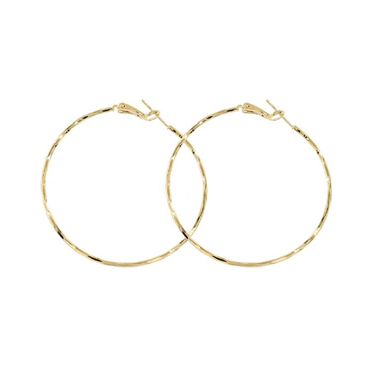 High-end wavy metal large ear rings for women, Korean style, simple and versatile, elegant stud earrings, cold style Item Picture