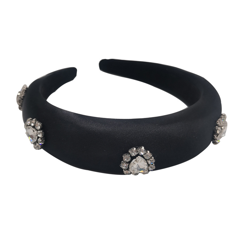 Exclusive Qiwei Accessories, Exclusive Qiwei Accessories, cute pearl rabbit ear headband, Korean-style hair accessory for girls, headband for children, fashionable and versatile Application Scenario