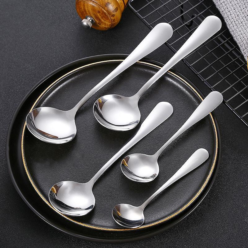 1010 stainless steel tableware, knives, forks, spoons, home and hotel soup spoons, rice spoons, fruit forks, Western steak knife and fork sets Application Scenario