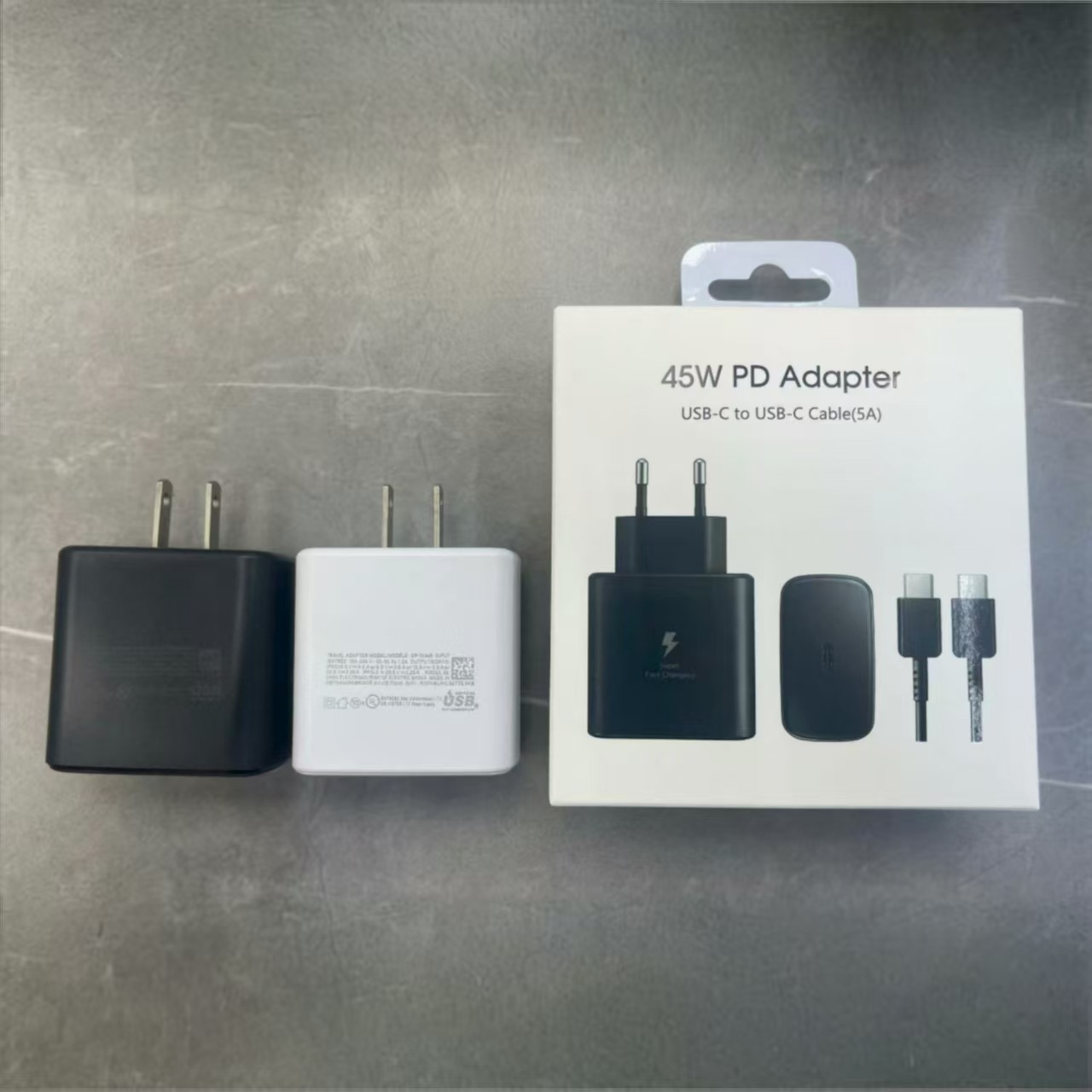 PD45W Dual Type-c Super Fast charger suitable for Samsung S22/S21/S20/Note10 mobile phones details Picture
