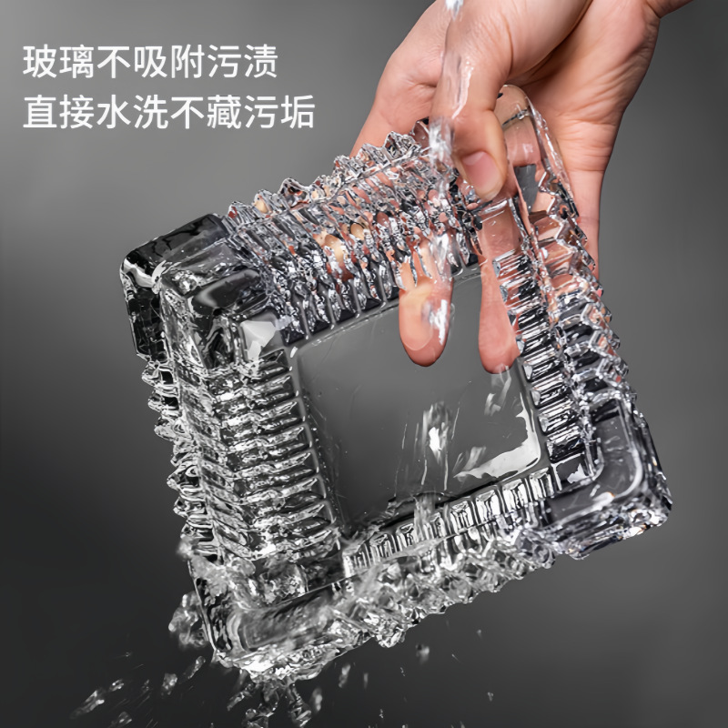 家用烟灰缸实物图
