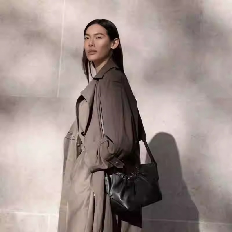 Cloud Bag Retro Woven Tote Bag For Women Crossbody Single Shoulder Pleated Bag details Picture