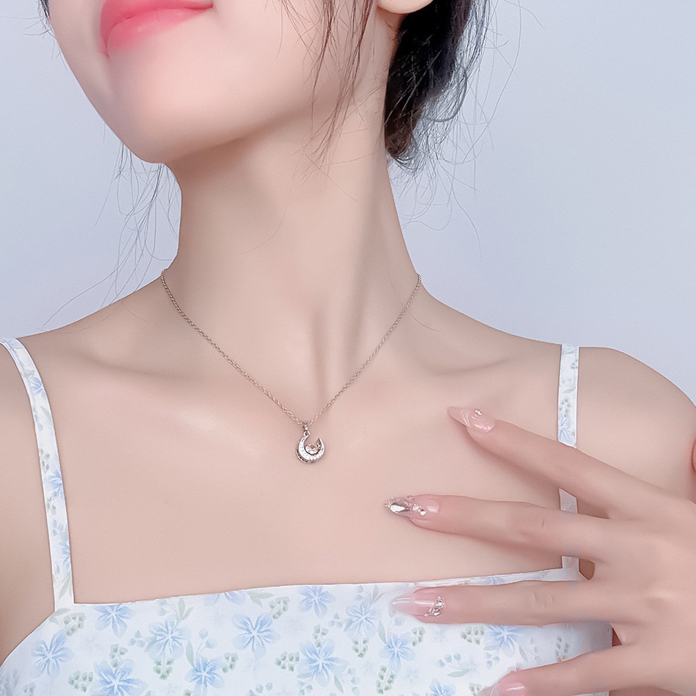 Sweet Superflash Zircon Necklace Female Light Luxury Niche Moon Pendant 2024 New Explosive Beating Heart Clavicle Chain details Picture
