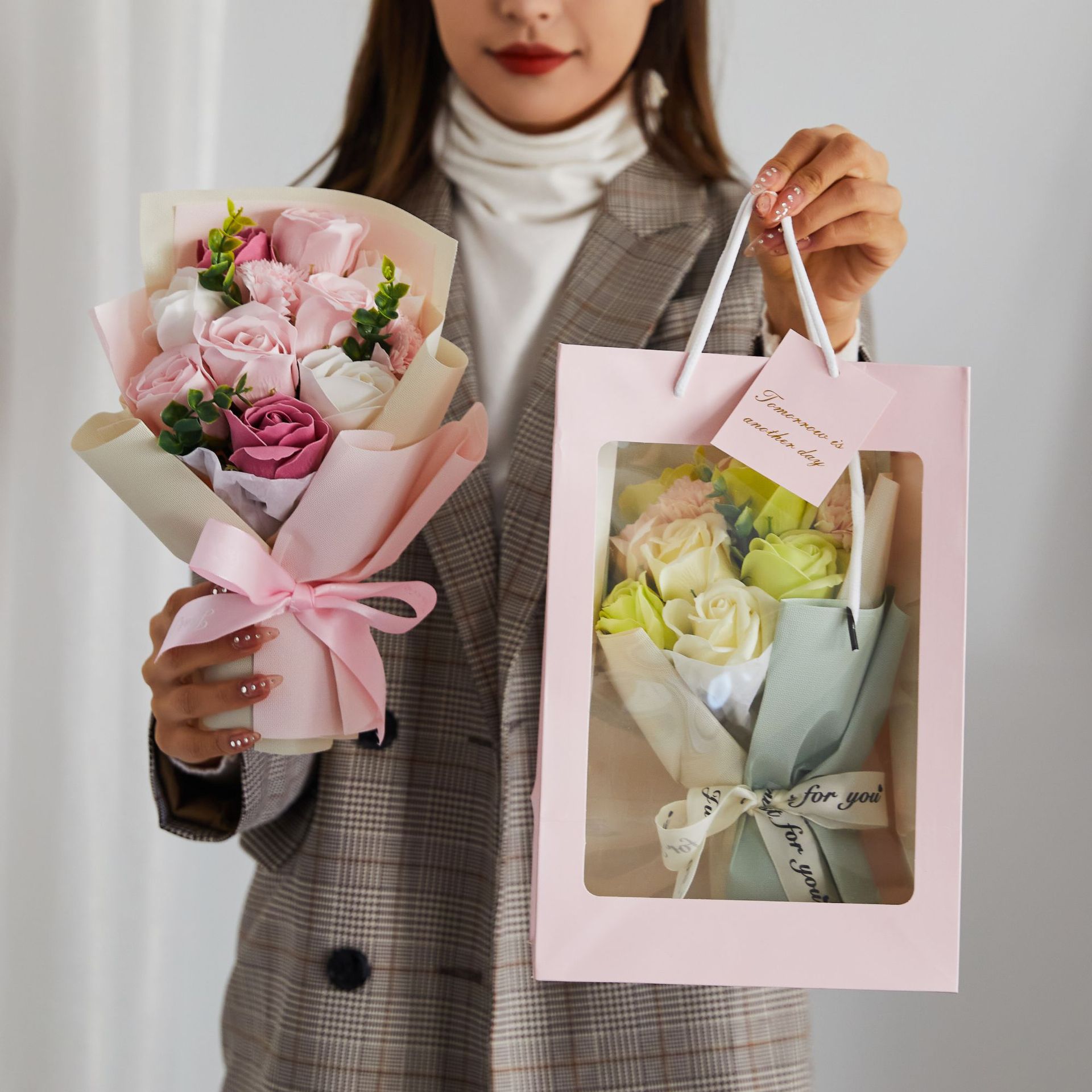 11 soap flower bouquets, International Women's Day gifts, 520 Valentine's Day gifts, handbags, mall event gifts, souvenirs