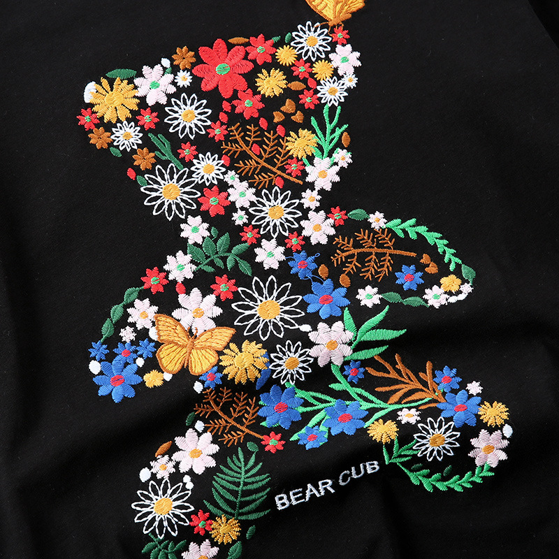 New Korean style ins pure cotton flower sea bear embroidery half-sleeved couple's outfit, loose short-sleeved T-shirt for men's fashion in 2024 summer Application Scenario