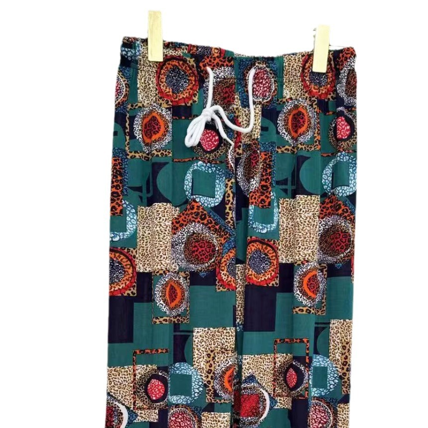 Summer mosquito-proof flower-patterned pants for middle-aged and elderly people, extra-large printed tight-fitting lantern pants, sun-protective ethnic-style beach pants Item Picture