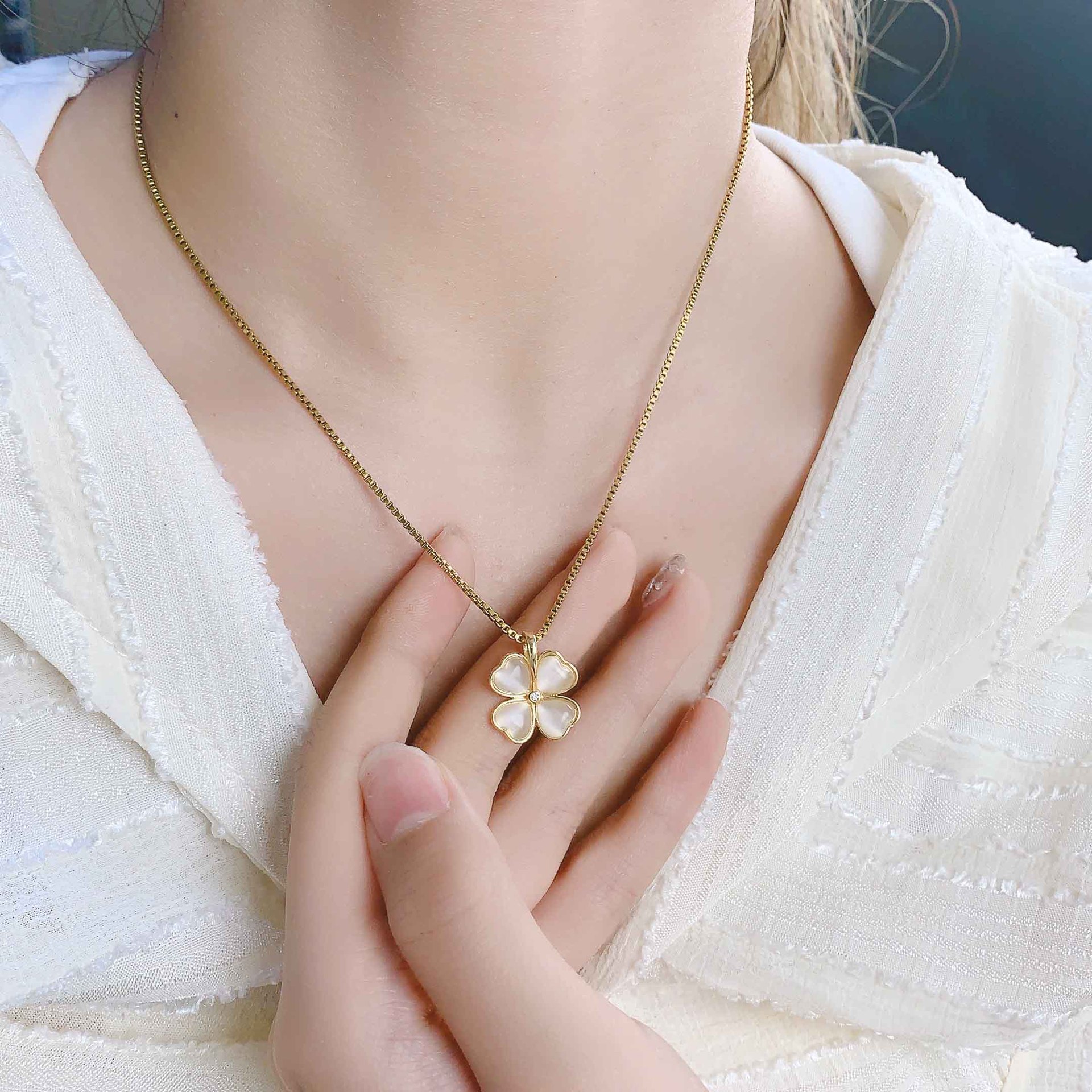 Necklace Jewelry Women's Senior Sense Not Fading Four-Leaf Clover Cat Eye Titanium Steel Necklace Simple Hot Selling Accessories Niche Jewelry Specification drawing