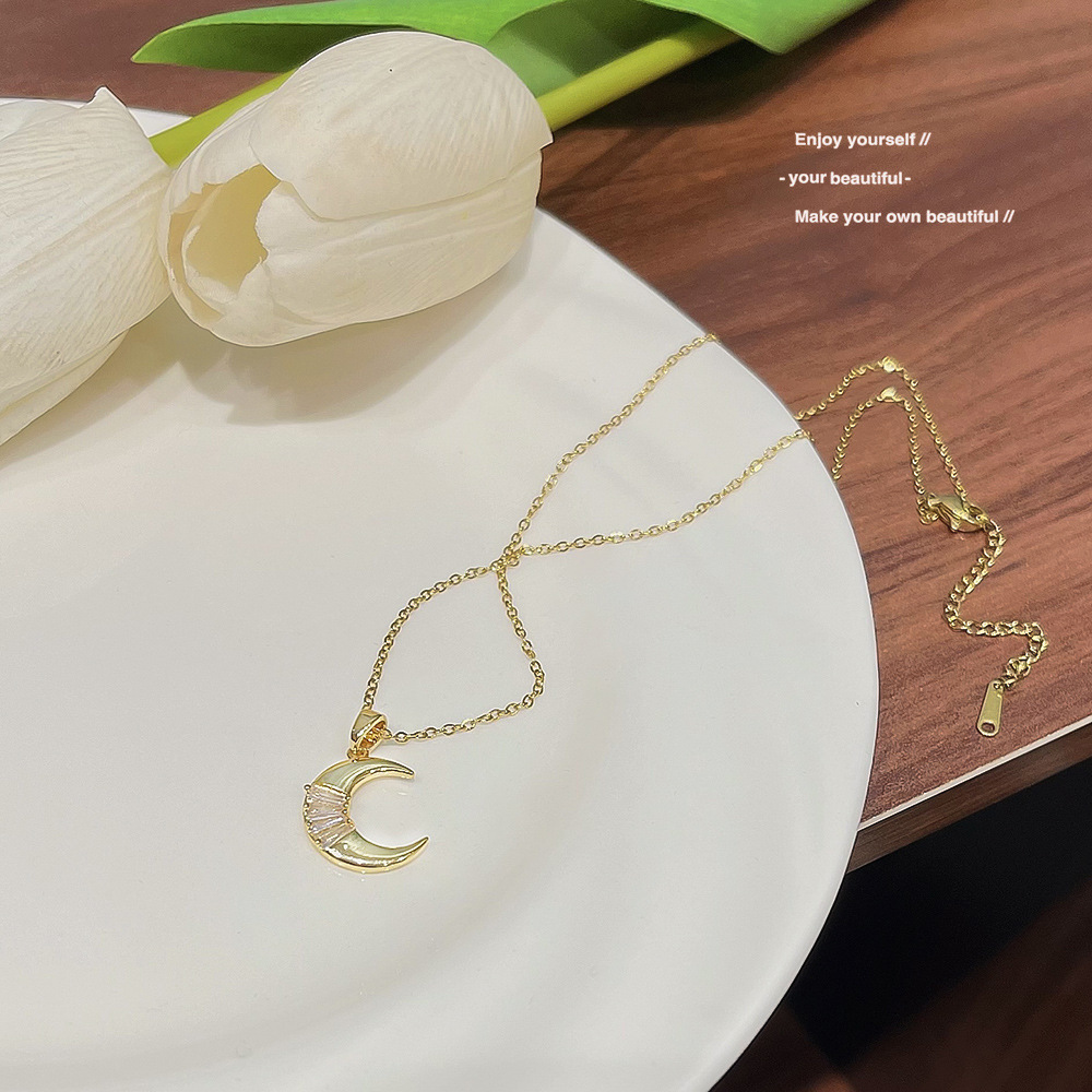 Fashion New Necklace Does Not Fade Female High-Grade Sense Small Luxury Pendant Cold Wind Star Moon Design Sense Clavicle Chain Application Scenario