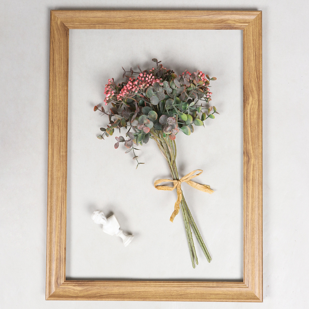 Holding eucalyptus fruits, arranging bouquets of artificial flowers, home soft decoration bottles, flower arrangements, bouquets of flowers, artificial flowers, photography props Specification image