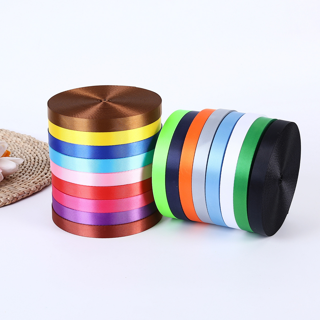 The manufacturer offers wholesale of imitation nylon fine-textured webbing, colored yarn straps, luggage accessories and outdoor product straps in stock