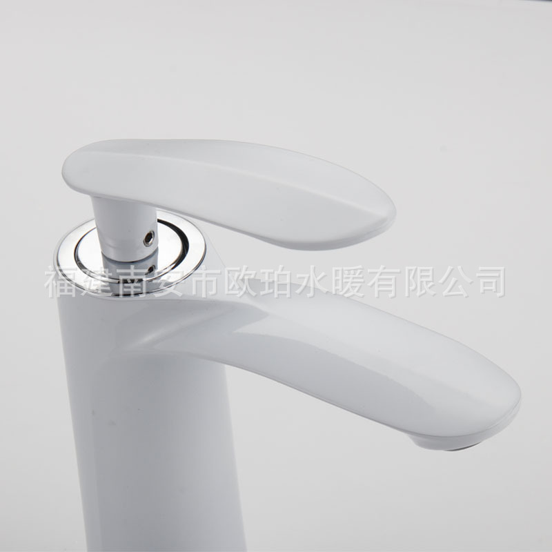 Wholesale high-standard electroplated washbasin faucets, cold and hot water faucets, white faucets, and new washbasin faucets from plumbing manufacturers details Picture