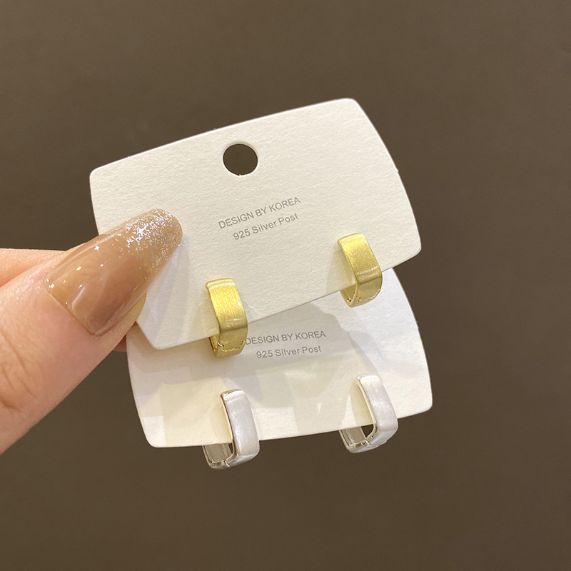 Japan and South Korea frosted metal square ear buckle female all unique niche design sense earrings 2023 explosive earrings