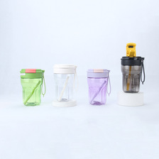时尚新款爆款韩版塑料杯高端加厚加硬手提吸管水杯咖啡杯子硅胶口