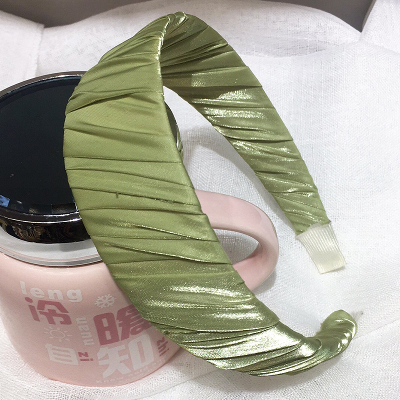 Summer Korean style wide-edge smooth plate twisted fabric hair band, pleated sweet hair accessory, hair band with style, Korean style versatile hair accessory wholesale