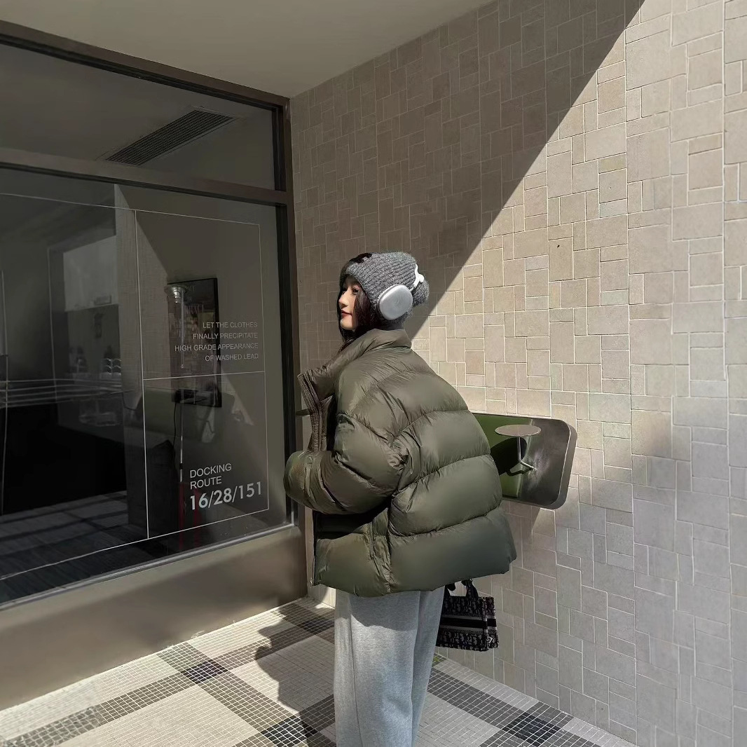 Jnby's same style ultra-light short down jacket for women with a stand-up collar of 90, white duck down ultra-light bread jacket 2025 new style Specification image