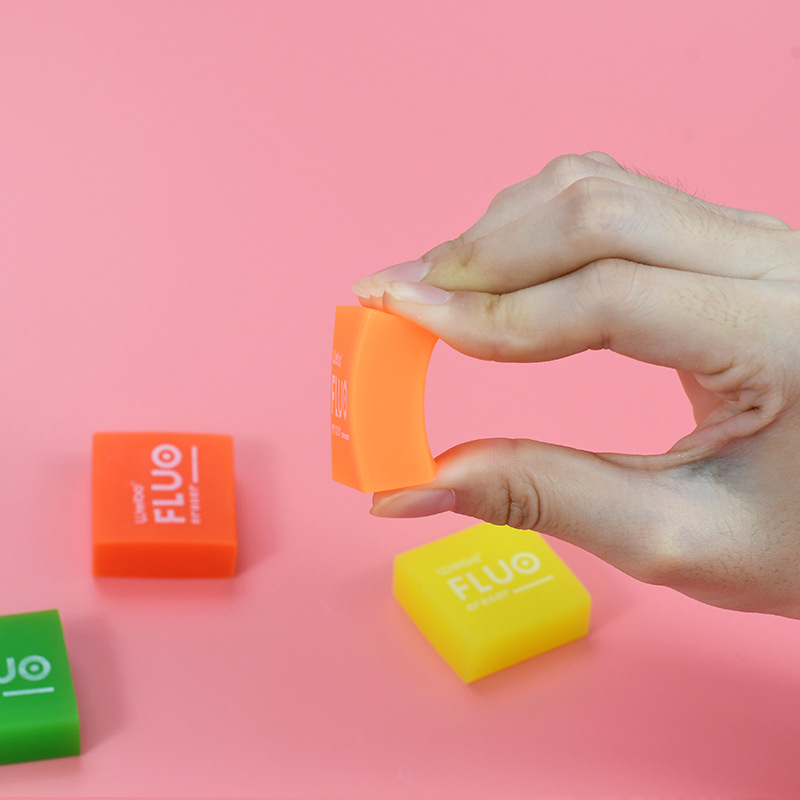 Weibo Stationery Wholesale offers creative and cute kindergarten small prizes like erasers, jelly, art paintings, and colorful erasers Specification image