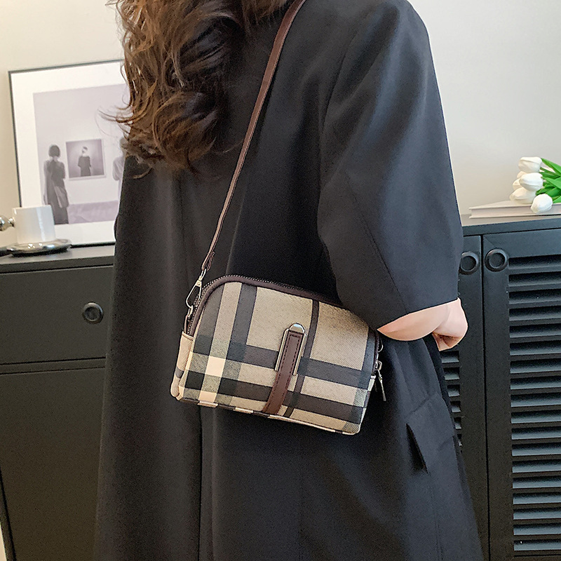 2023 New Casual Women's Bag Soft Leather Single Shoulder Crossbody Wrist Small Bag Europe And America Fashion Middle-Aged Women Mobile Phone Bag Specification drawing