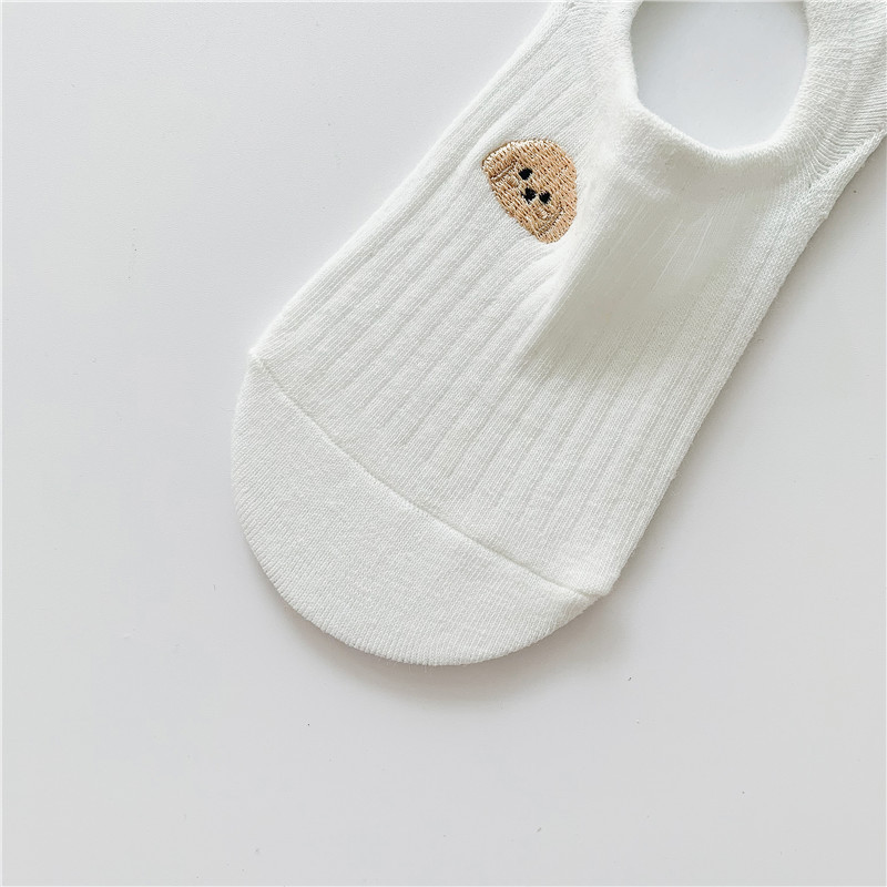 One-piece delivery of white socks for women, summer thin invisible socks, shallow-mouth socks, ins trendy embroidery, cartoon school style, women's boat socks, cotton socks Specification image