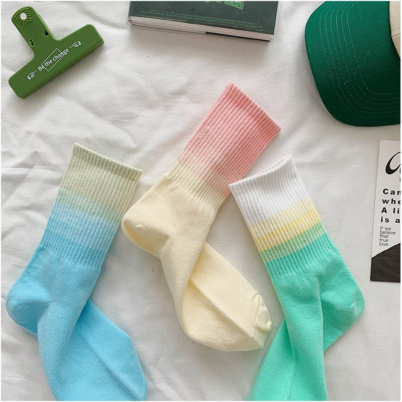 Zhuji socks gradient color sports socks for women spring and autumn, ins trendy cotton internet-famous Japanese couple autumn and winter mid-calf socks details Picture