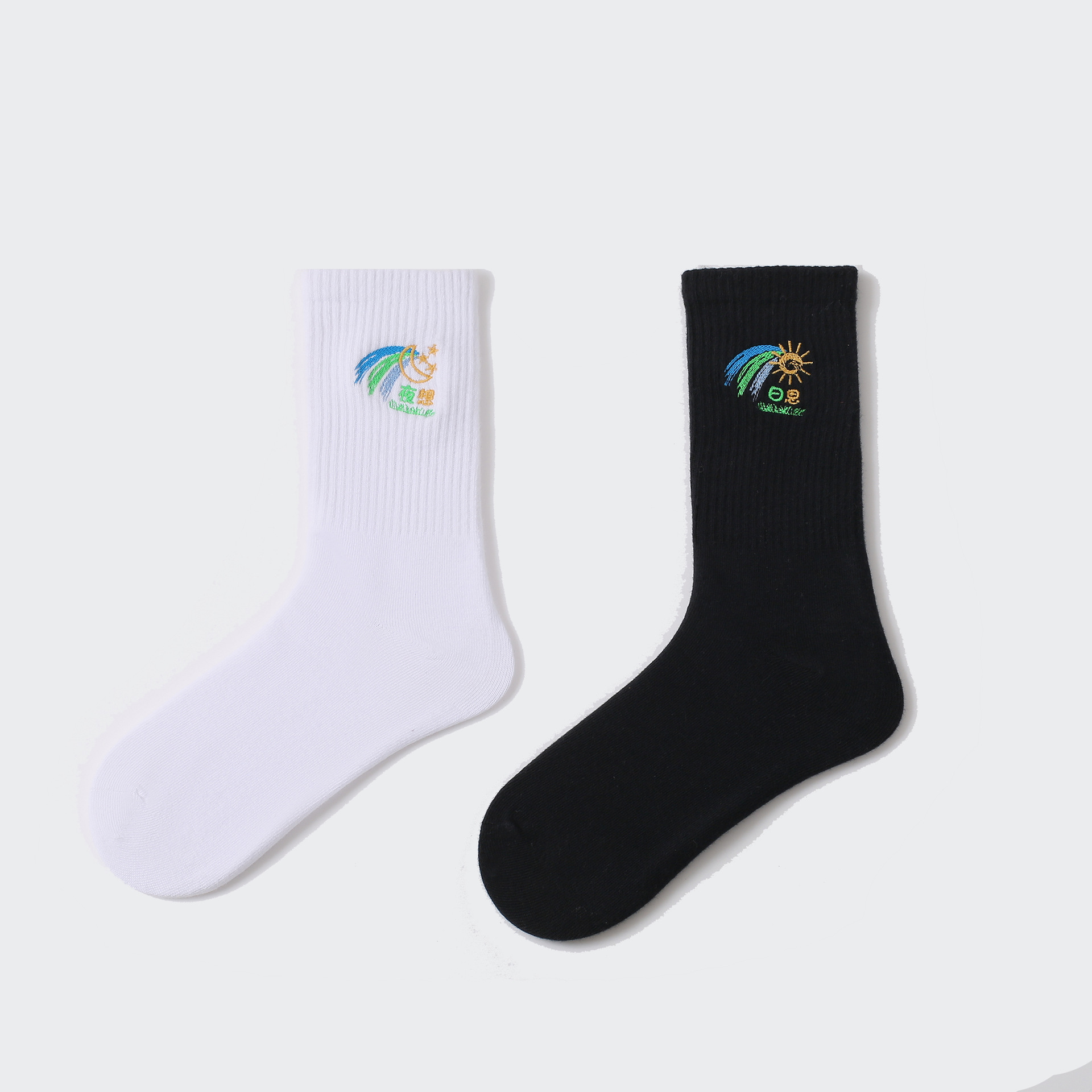 New high-end embroidered socks for spring and summer, deodorizing, comfortable, casual, trendy and fashionable, suitable for all seasons for both men and women Item Picture