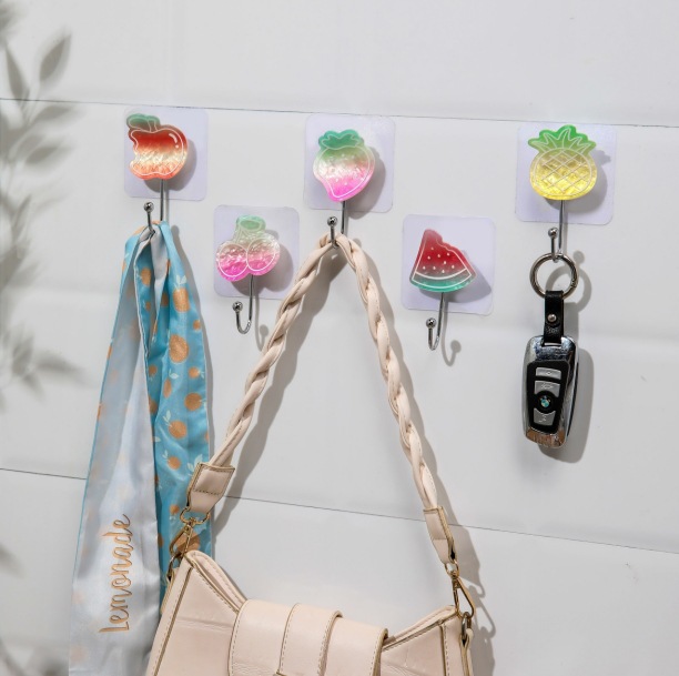Cross-border best-selling wholesale sticky hooks, cute and fun fruit-shaped sticky hooks, creative hooks, traceless hooks, powerful hooks, no need for drilling full figure