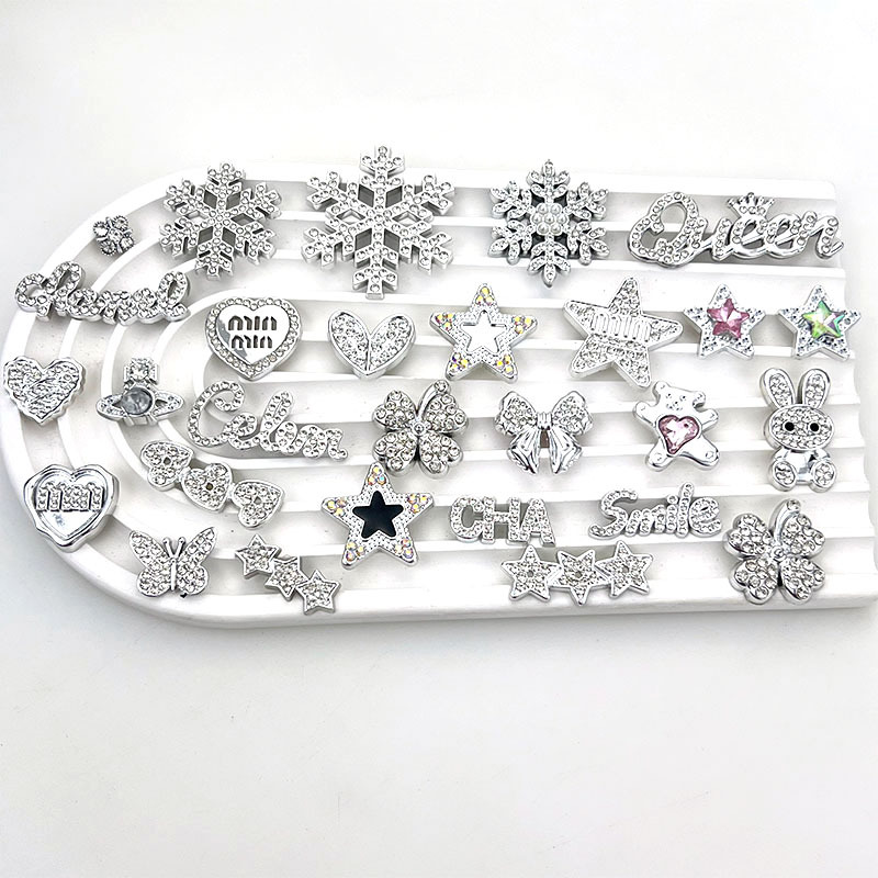 Silver heart-shaped bow letter diamond-encrusted jewelry accessory DIY phone case jewelry decoration Crocs shoe material Specification image