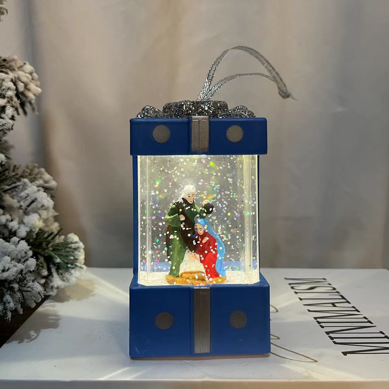 Christmas New Christmas Gift Gift Decoration Crystal Gift Box Waterflood Light Crystal Light Small Oil Lamp Specification drawing