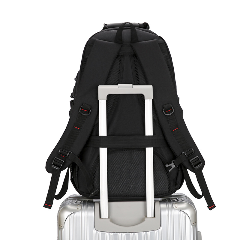 The manufacturer's new large-capacity sports outdoor hiking bag, business trip short travel backpack, waterproof and wear-resistant luggage bag Application Scenario