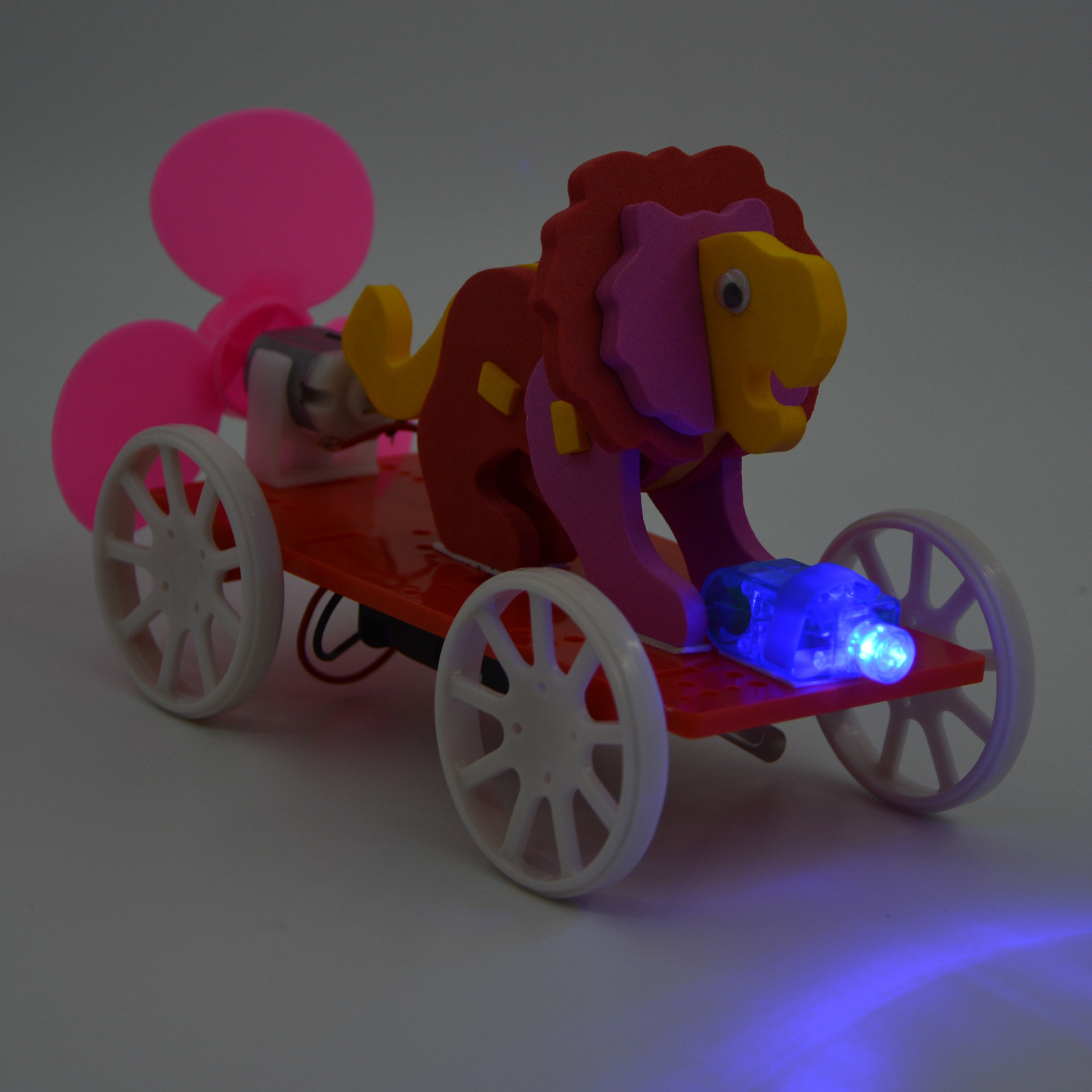 Cartoon racing competition version car model, science and technology small production, science and technology festival creative racing, youth maker works Specification image
