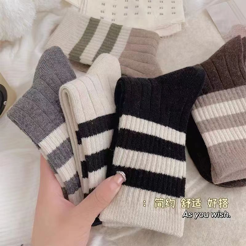 Socks Female Autumn/Winter Instagram Fashion Midtube All-Match High Appearance Level Mori Vintage Japanese Korean College Wind Pile Pile Stockings Specification drawing