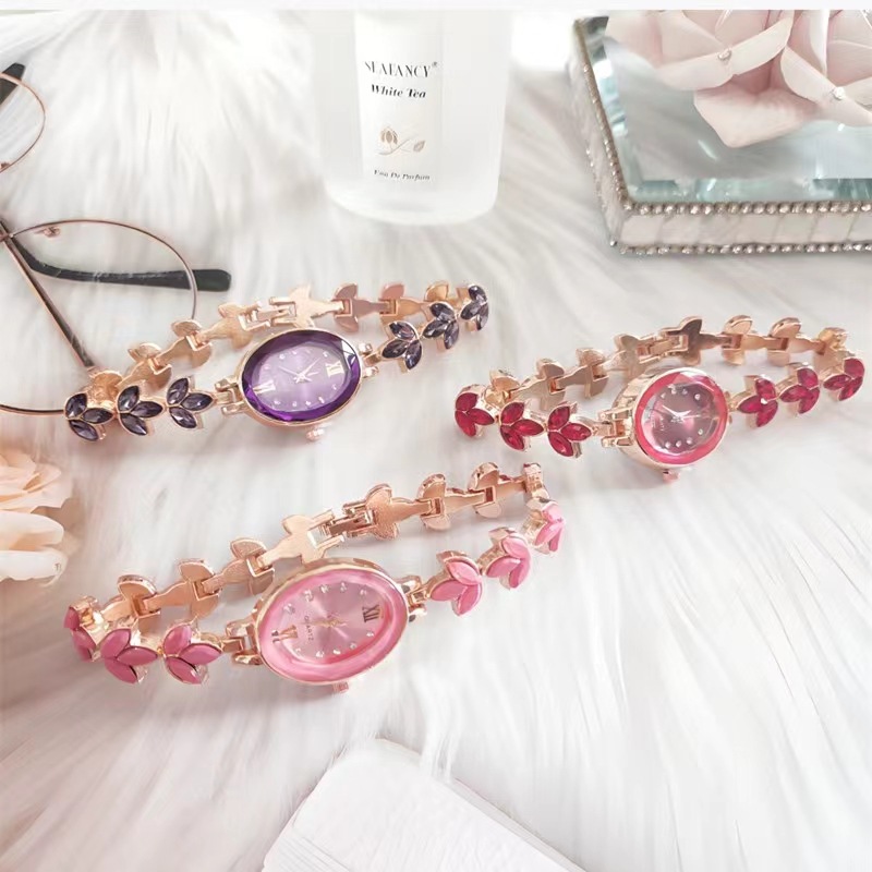 New cross-border foreign trade women's watch with wheat ears and diamonds, petal and leaf quartz wristwatch for women, and violet bracelet watch Application Scenario