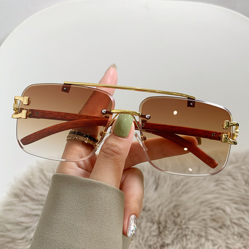 New cross-border personalized glasses, wood-grain leg frameless edge-cut sunglasses, double-beam fashionable and trendy sunglasses for women 90180 Application Scenario