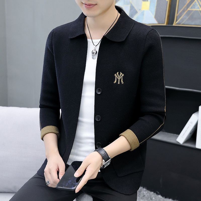 A lapel knitted cardigan for men is a trendy and versatile choice for spring and autumn. It features a personalized embroidered top and a fashionable and casual bag jacket Application Scenario