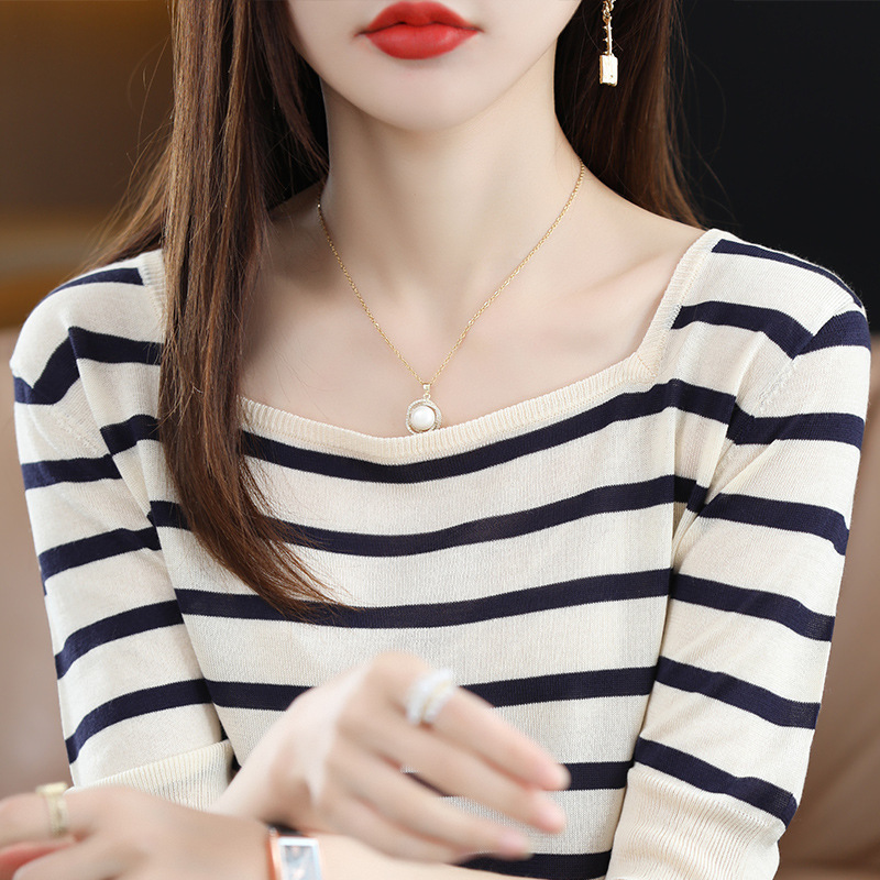 وقمصان قصيرة الأكمام القصيرة، وهي عبارة عن مجموعة صغيرة من الأكمام ذات التصميم المتواضع والمخطوط، في صيف 2026. Application Scenario