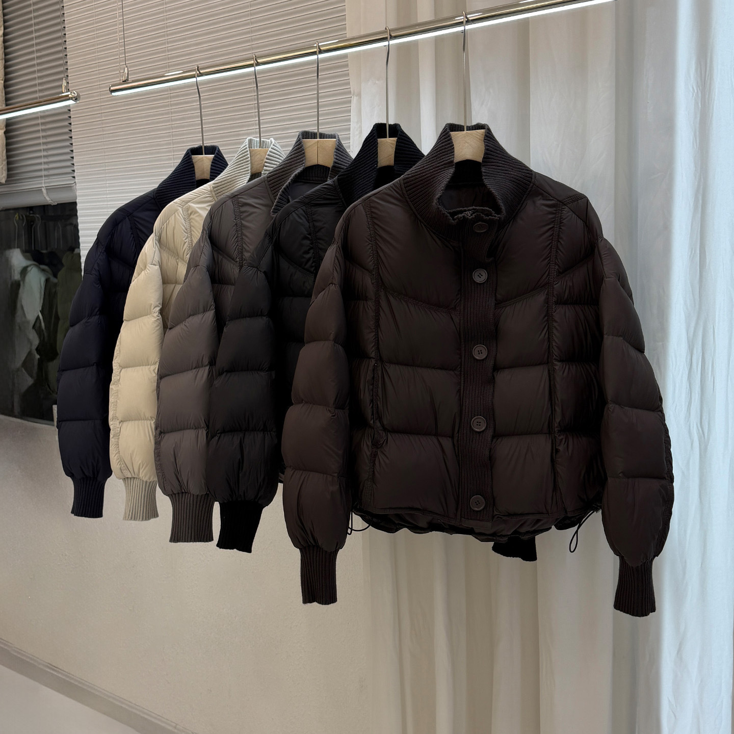 90 white duck down knitted patchwork down jacket for women, short and loose, new style for winter 2025, super beautiful, petite bread jacket Specification image
