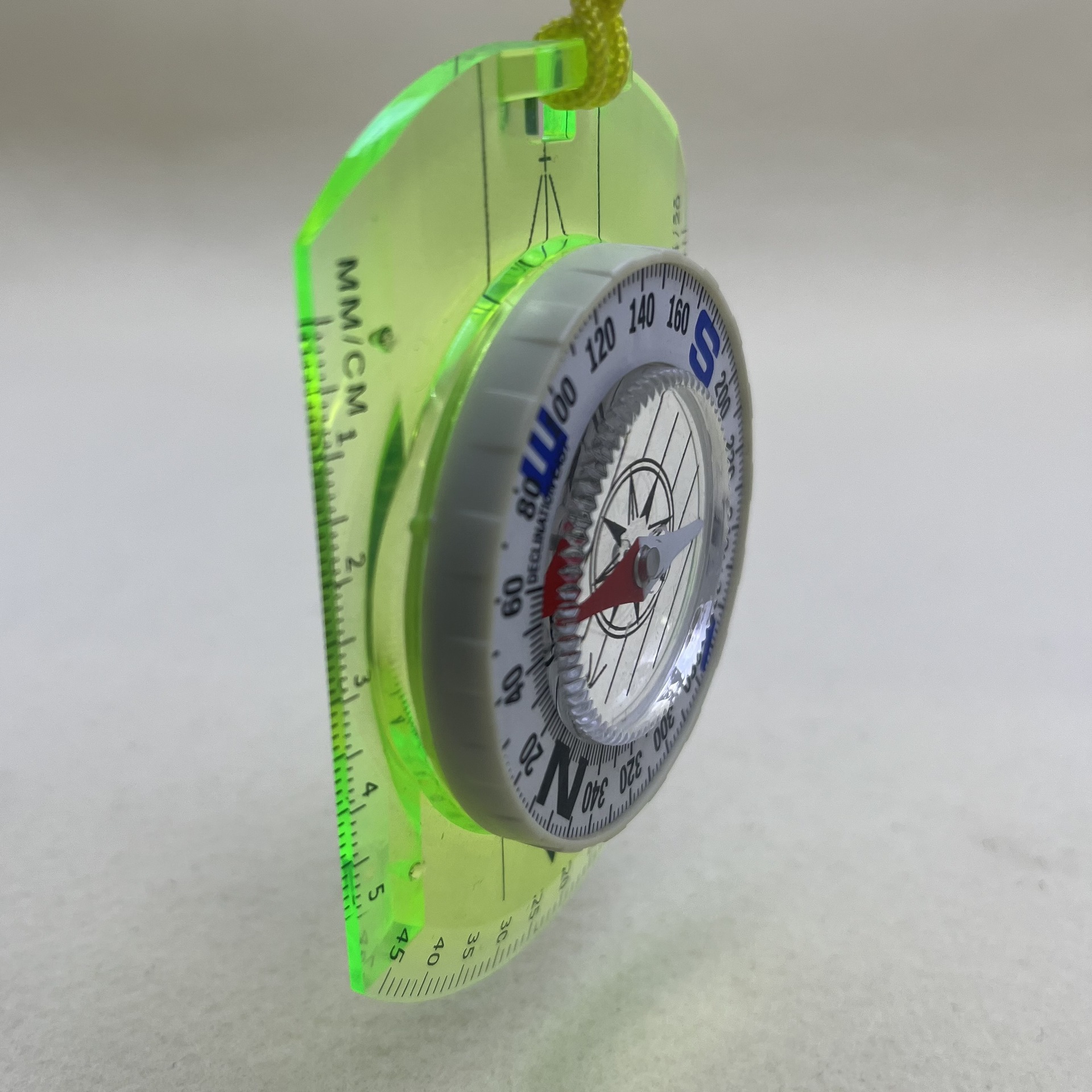 New Amazon bestseller acrylic colored transparent compass student gift outdoor compass Application Scenario