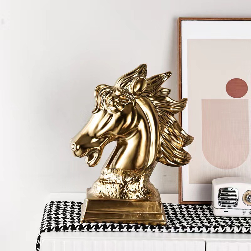 Golden horse head handicrafts, light luxury European-style electroplated gold ceramic handicrafts, zodiac horse home model room, living room and entrance hall creative ornaments details Picture