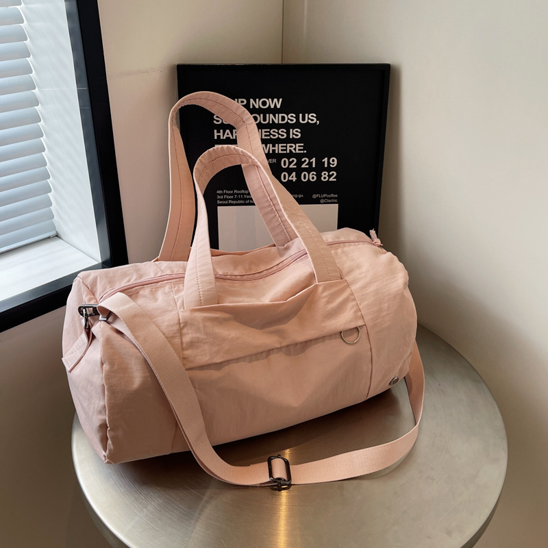 Customized travel bags for men and women, sports yoga and fitness bags, casual boarding and outdoor luggage bags, solid-color versatile crossbody bags details Picture