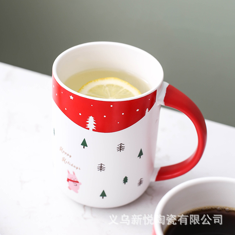 New creative Christmas ceramic coffee cup gift box with lid, spoon, reindeer, Santa Claus, milk cup and mug Application Scenario